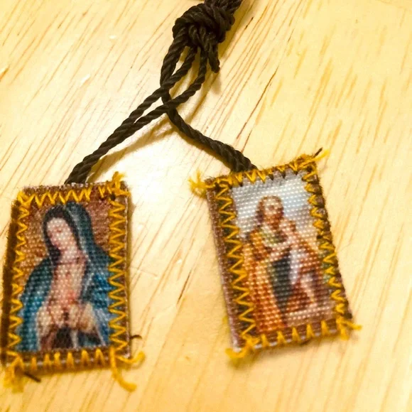 St Joseph Scapular - Picture 1 of 1